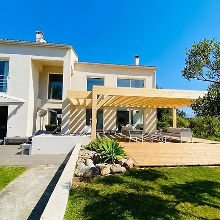 Serenita Piscine Chauffee Et A Ajaccio Ajaccio (Corsica)